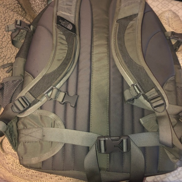 North Face backpack - Picture 6 of 8